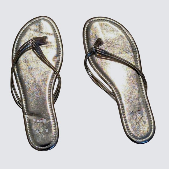 🆕 Metallic Gold Sandals Womens 11 Metallic Flip Flops Faux Leather NEW - Picture 1 of 4
